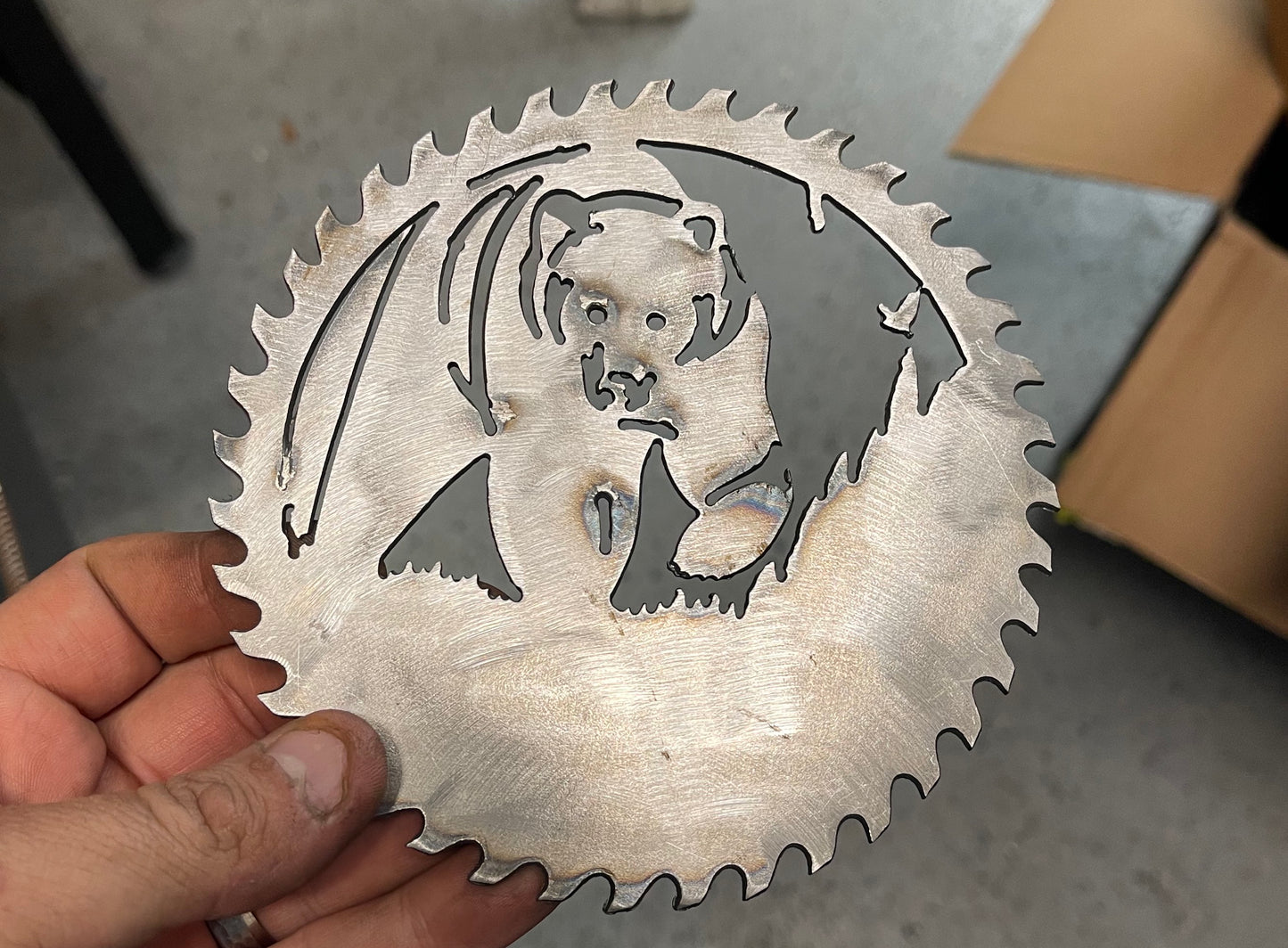 Saw blade with a bear